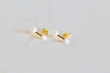 Load image into Gallery viewer, Mette earrings NEW!