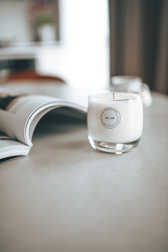PEONY PETALS SOY CANDLE
