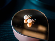 Load image into Gallery viewer, 9mm stud pearl earrings, freshwater pearl earrings.